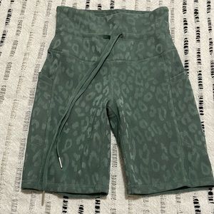 Green/teal move theology biker shorts size xs